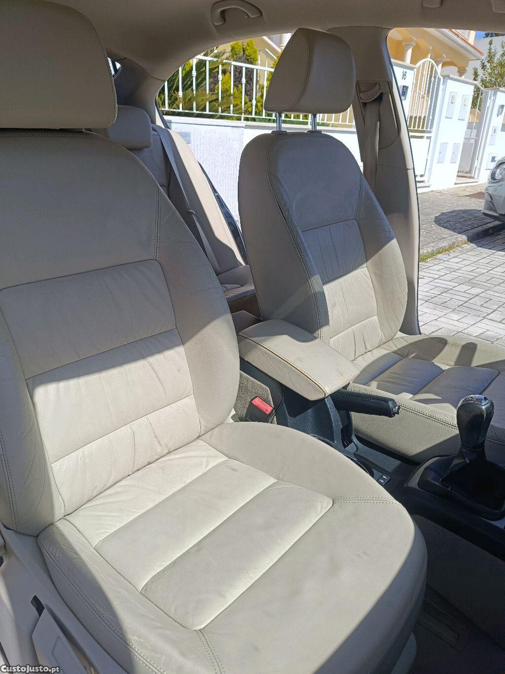 Skoda Octavia 1.6TDI — fotografia 2