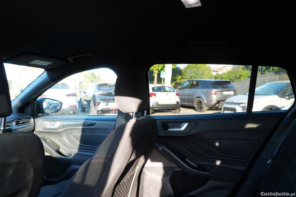 Ford Focus 1.0 EcoBoost ST-Line - 23 — photo 4