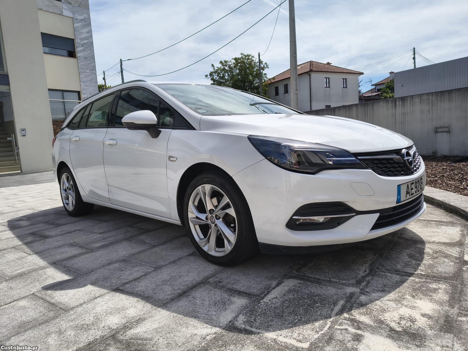 Opel Astra Sports Tourer+ — photo 2