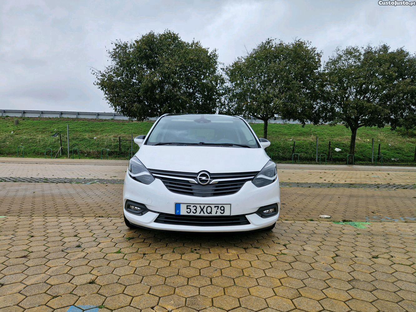 Opel Zafira C Tourer 1.6 CDTi Innovation S/S 7 lugares — fotografia 10