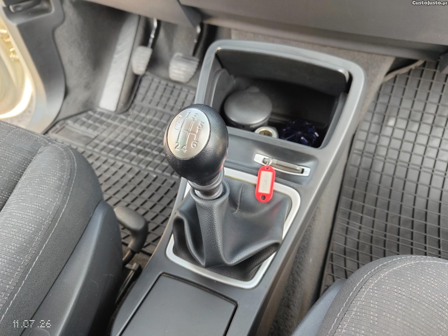 Renault Grand Espace 2.0 dCi SE 7L — fotografia 3