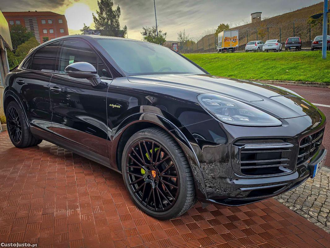 Porsche Cayenne Coupé E-Hybrid — photo 3