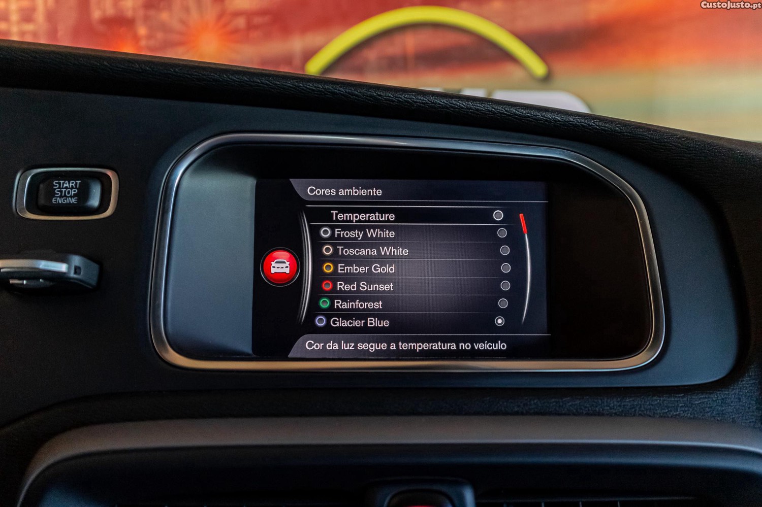 Volvo V40 2.0 D3 Momentum Geartronic — fotografia 8
