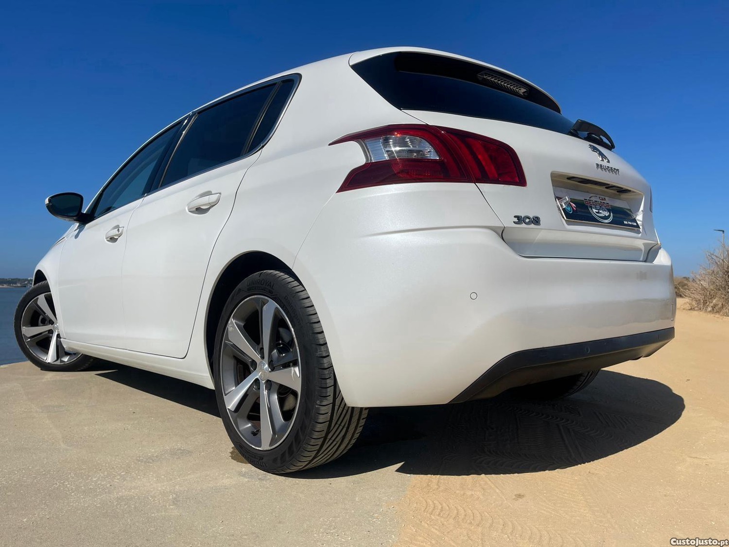 Peugeot 308 1.2 PureTech Allure EAT6 - 15 — photo 5
