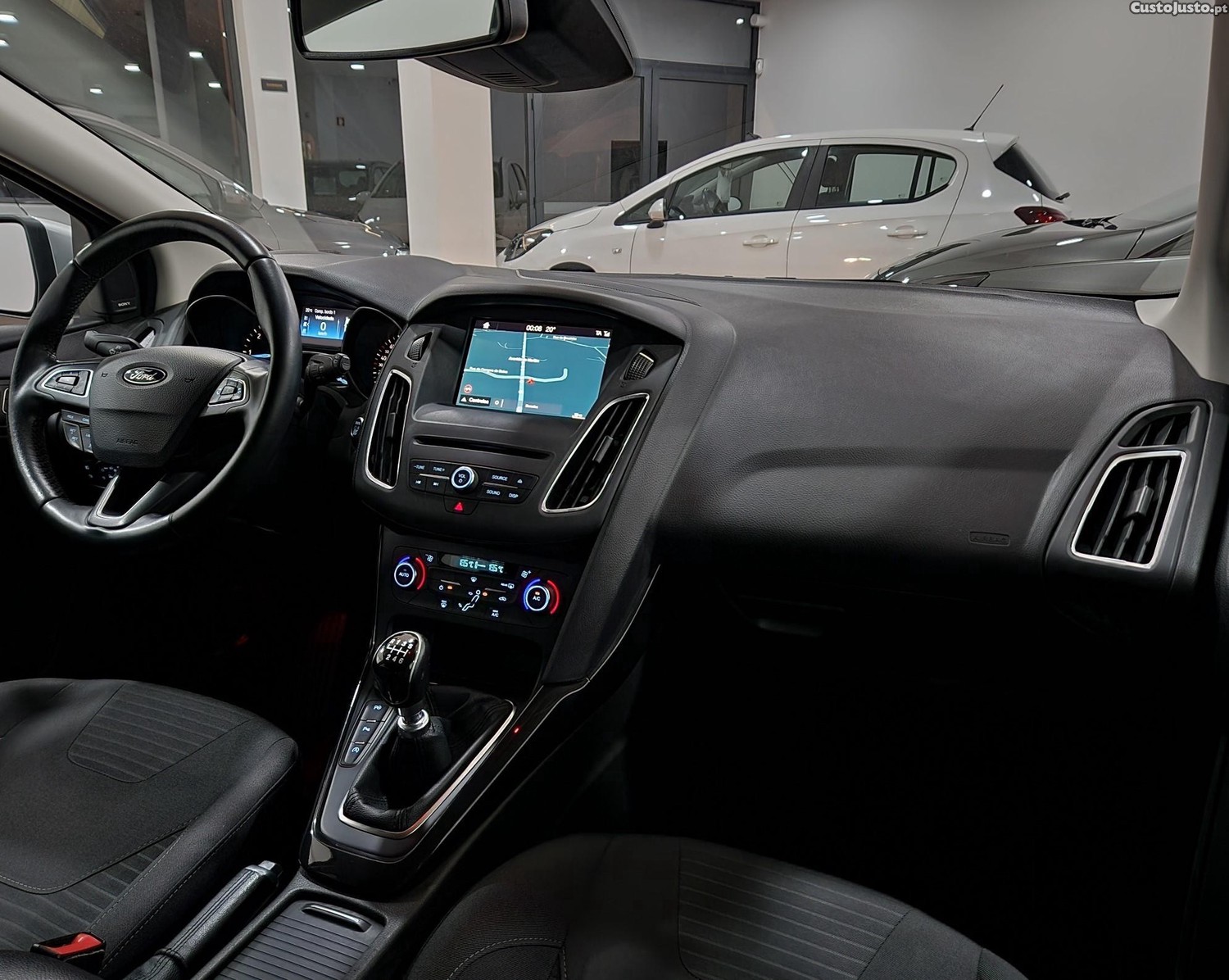 Ford Focus SW 1.5TDCi Titanium 120cv — fotografia 6