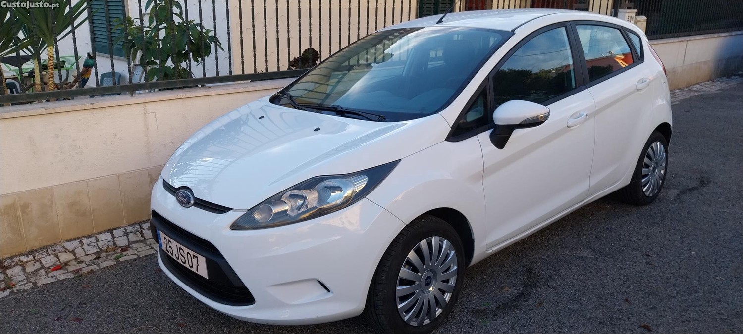 Ford Fiesta 1.4 TDCI — photo 5