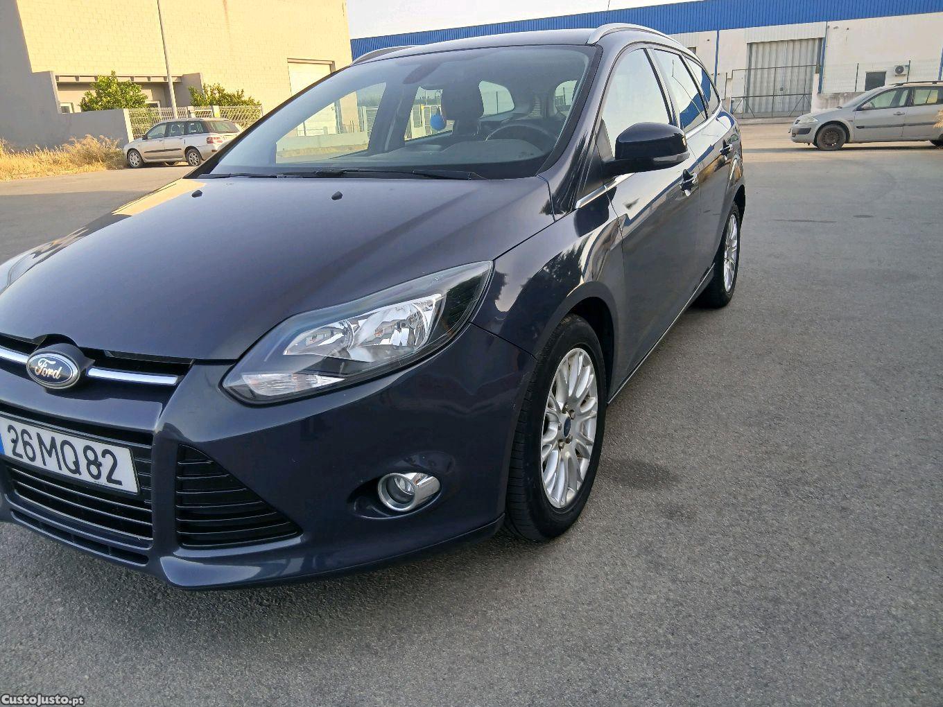 Ford Focus titanium top gama — fotografia 3