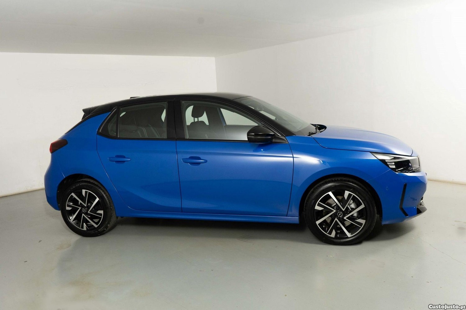 Opel Corsa 1.2 T GS - 24 — photo 4