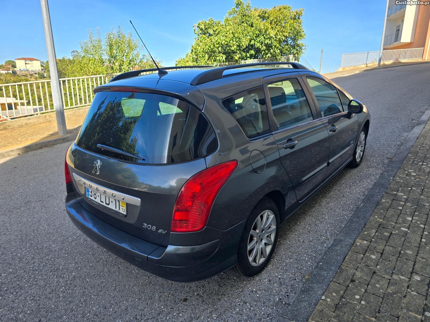 Peugeot 308 SW 1.6 hdi Navtec — photo 3