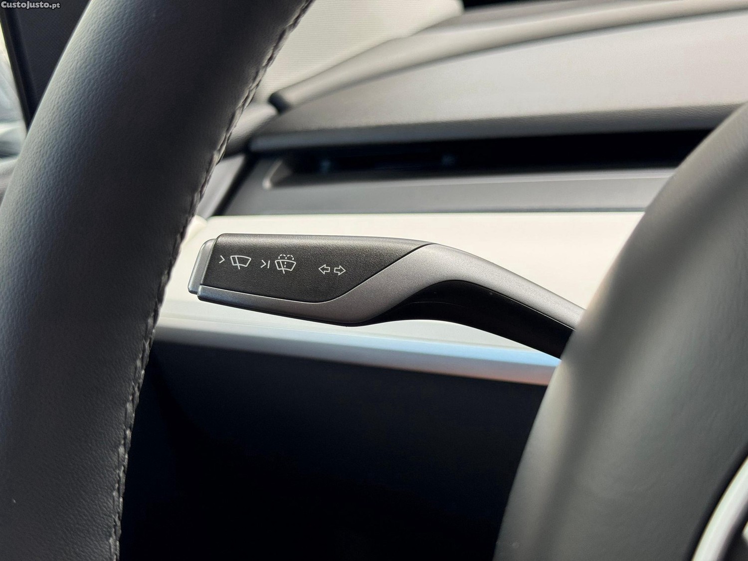 Tesla Model Y Long Range Tração Traseira — fotografia 12