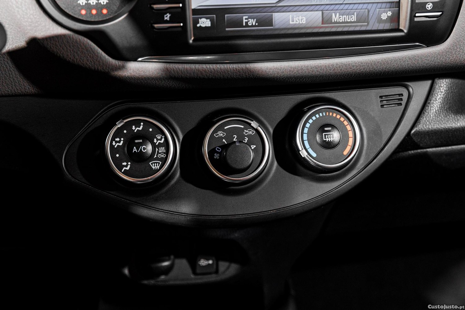 Toyota Yaris 1.0 VVT-i Comfort — fotografia 8