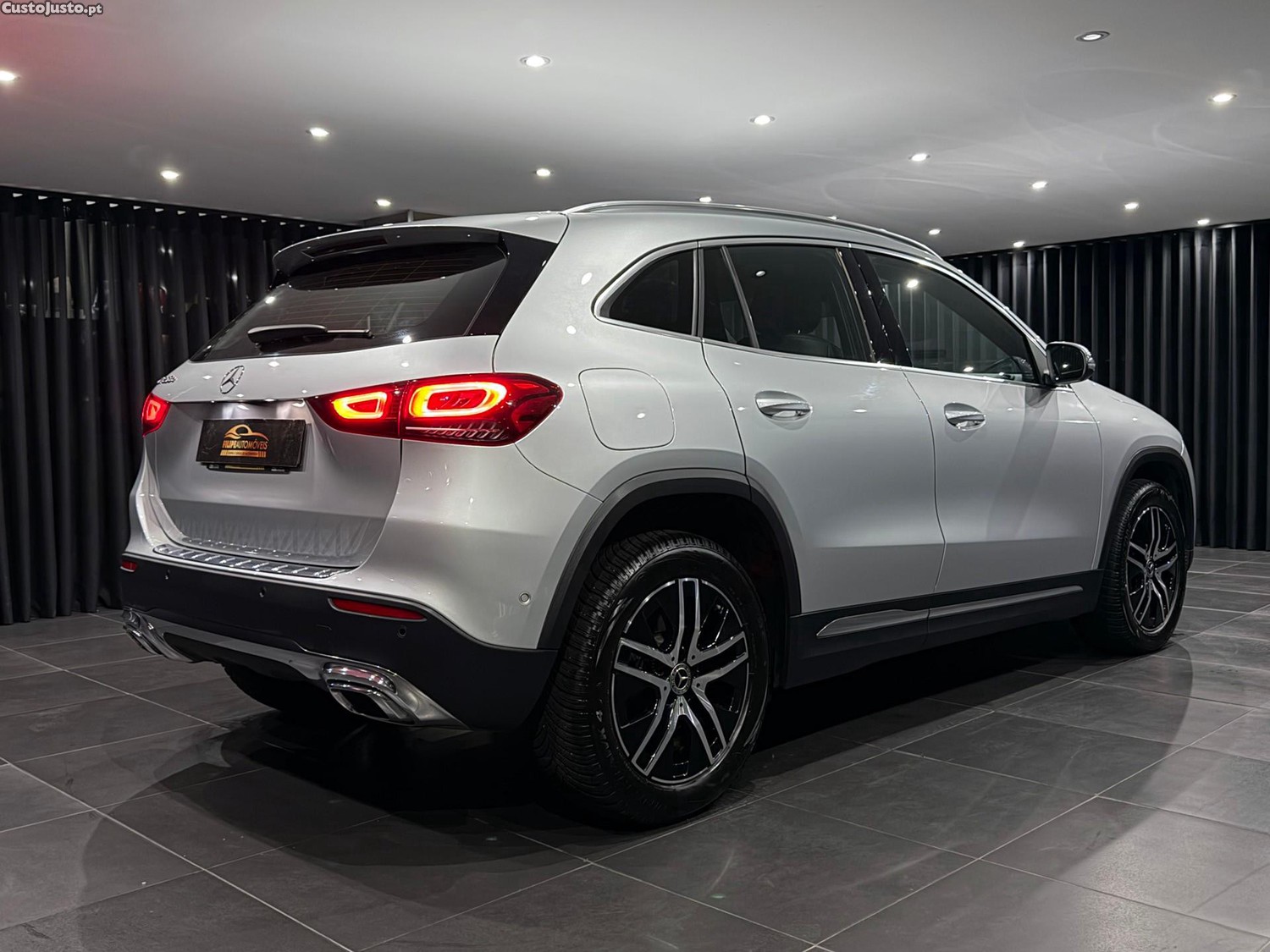 Mercedes-Benz GLA 250 e 8G-DCT Progressive — fotografia 19