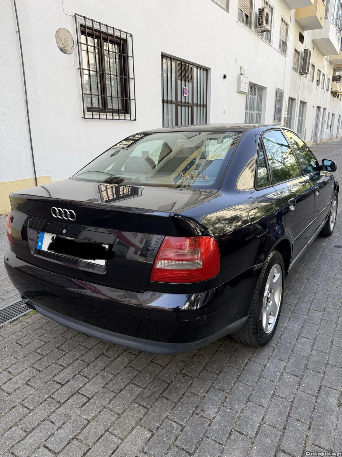 Audi A4 1.6 gasolina — fotografia 4