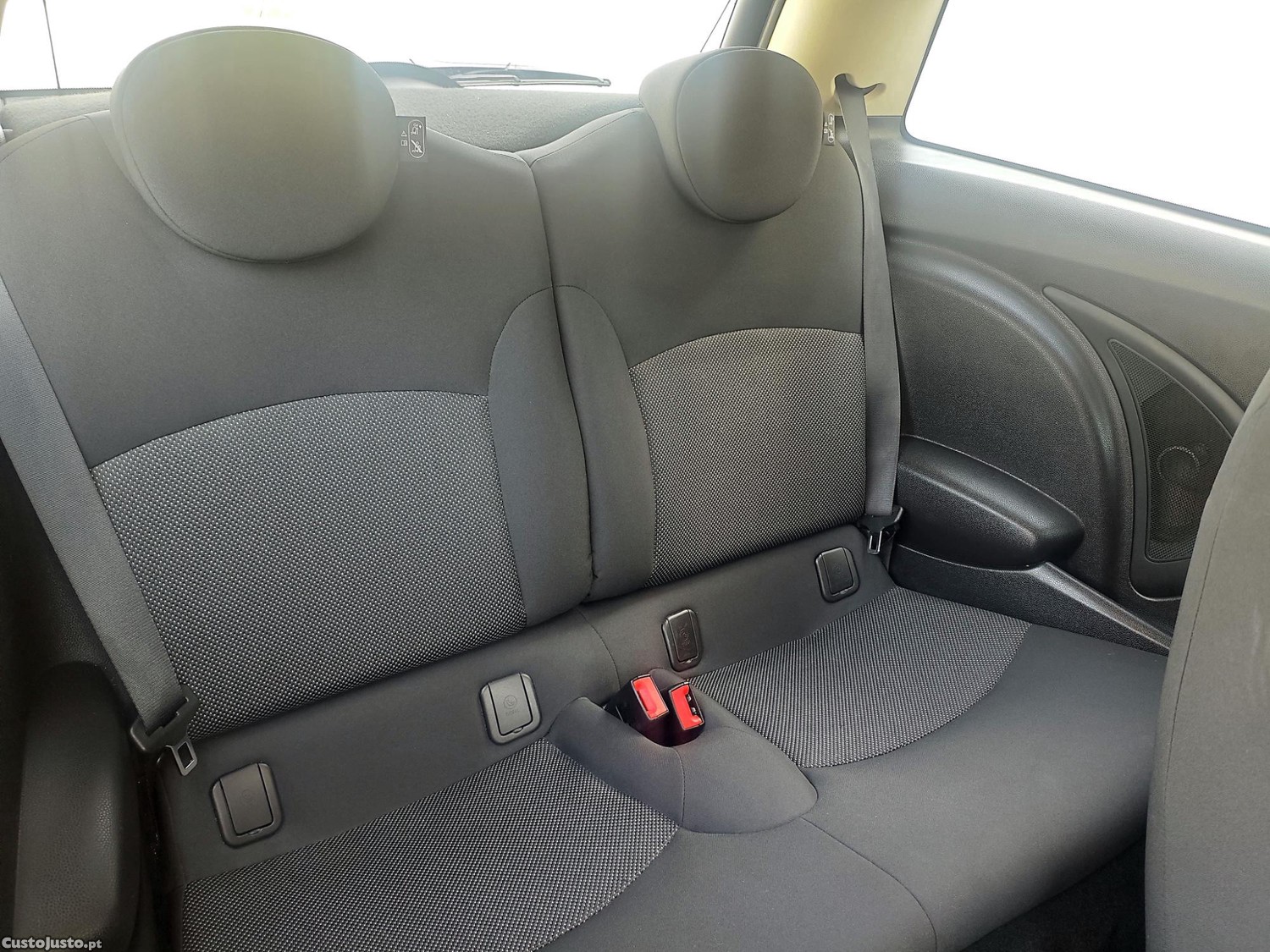 MINI Cooper 1.6 Diesel - 180000km — fotografia 5