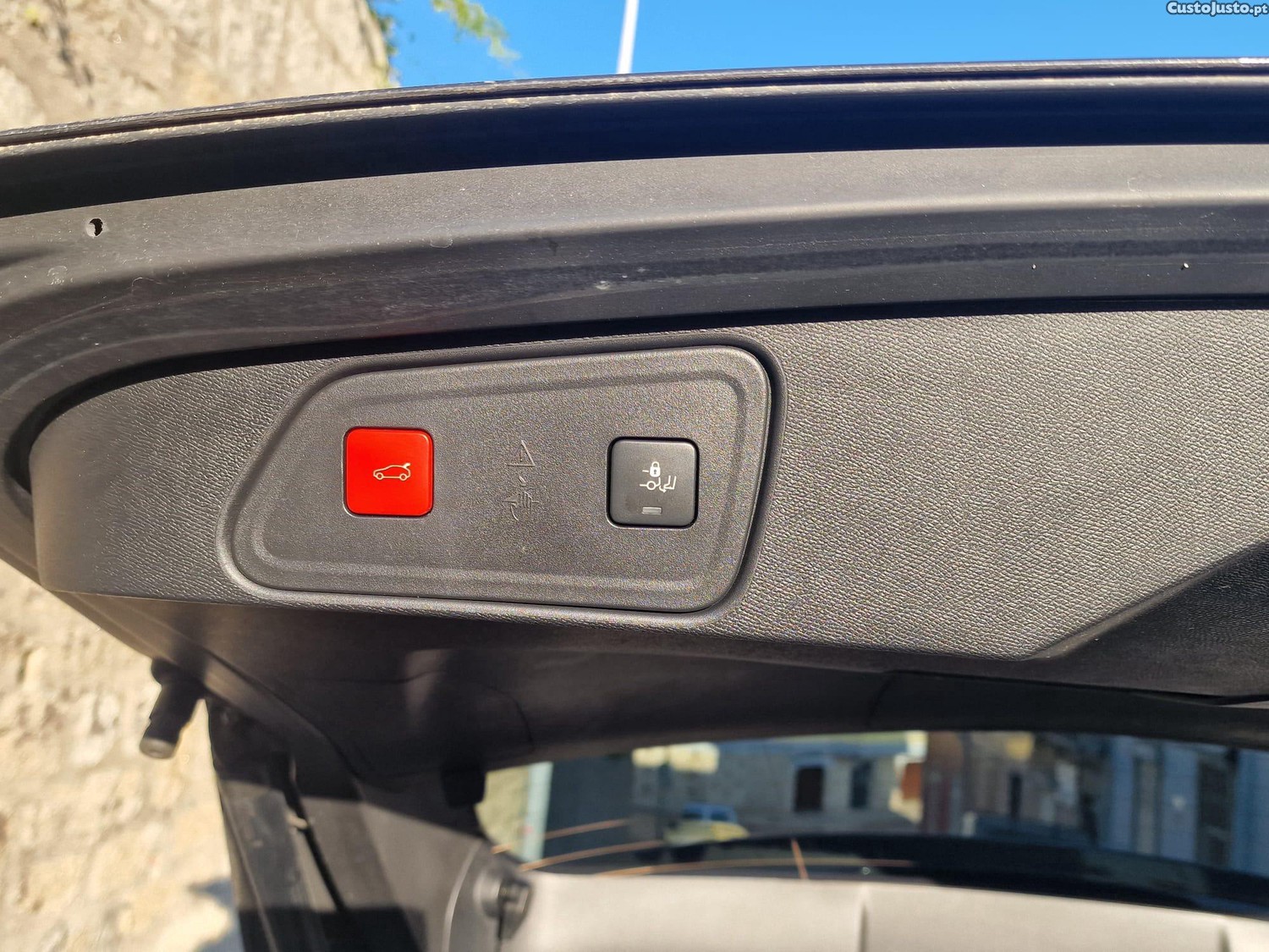 Peugeot 3008 Hibrido — fotografia 3
