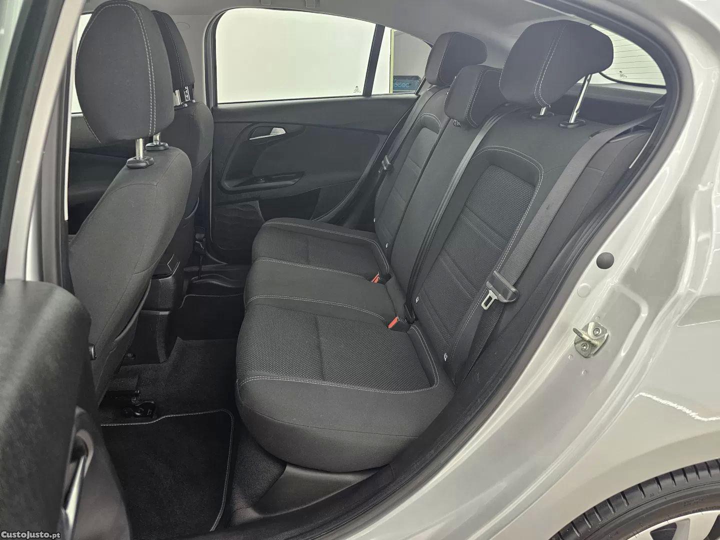 Fiat Tipo 1.3 multijet life — fotografia 9
