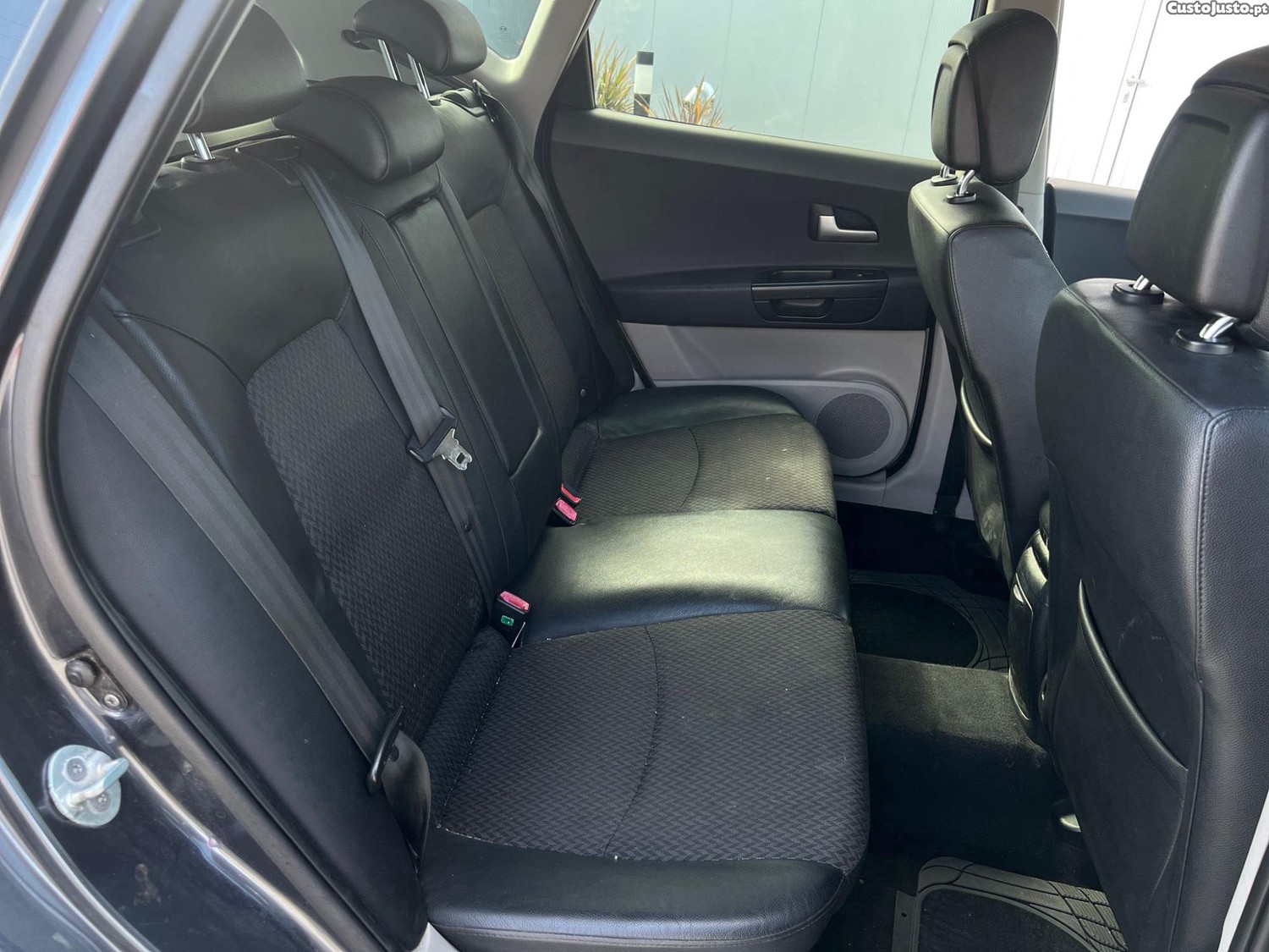 Kia Ceed SW 1.6 crdi 115 cv Ar Cond — fotografia 3
