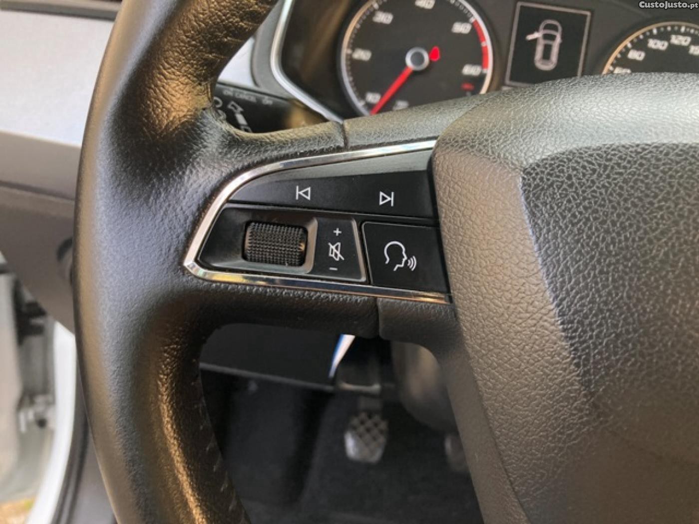 SEAT Arona 1.6 TDI Reference — fotografia 14