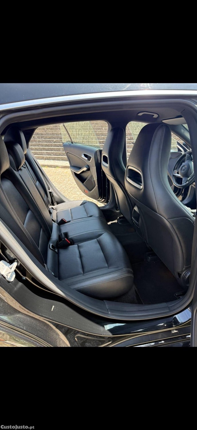 Mercedes-Benz CLA 180 Urban — fotografia 3