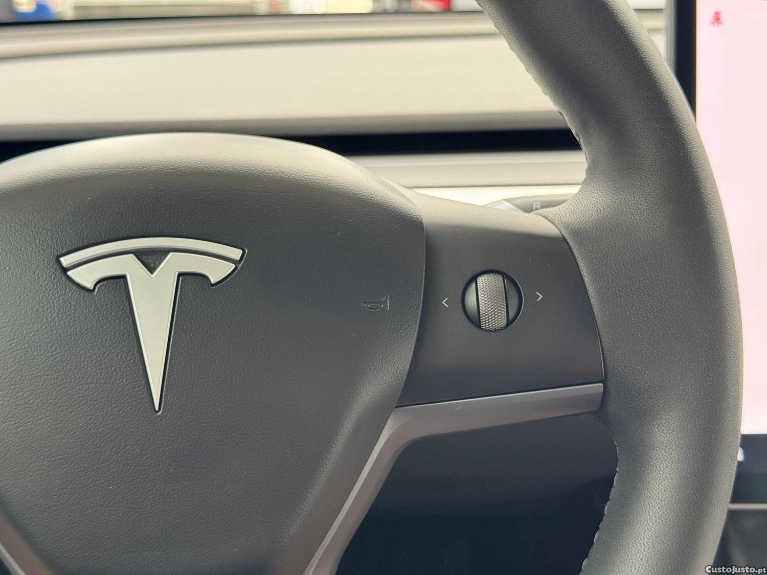 Tesla Model Y Long Range Tração Traseira — fotografia 10