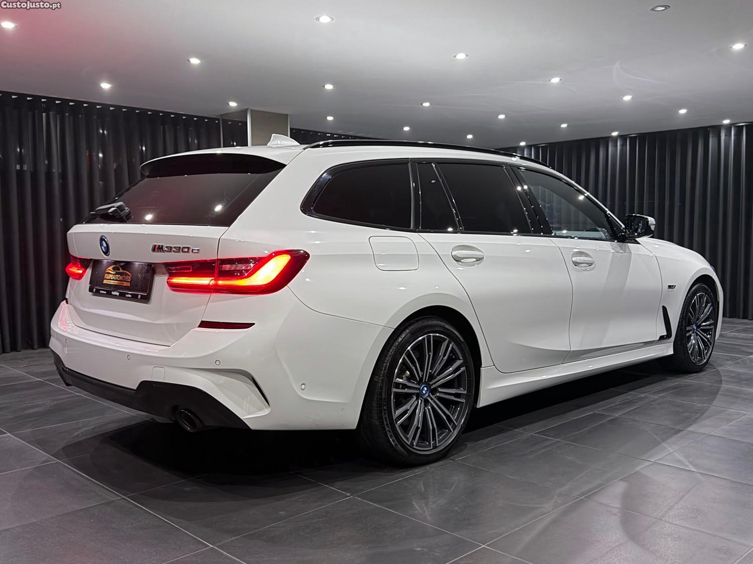 BMW 330 e Pack M Auto — fotografia 19
