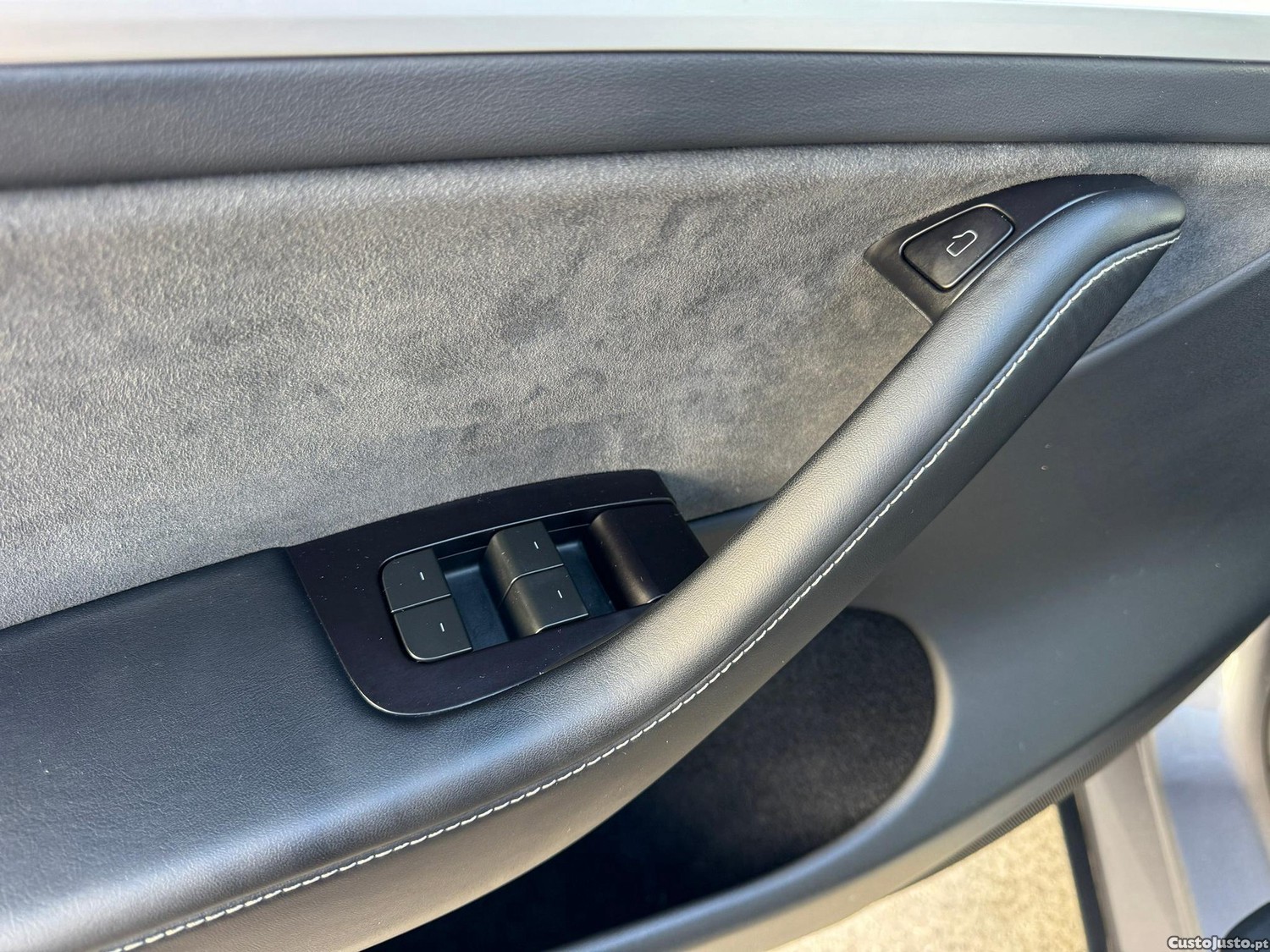 Tesla Model Y Long Range Tração Traseira — fotografia 15