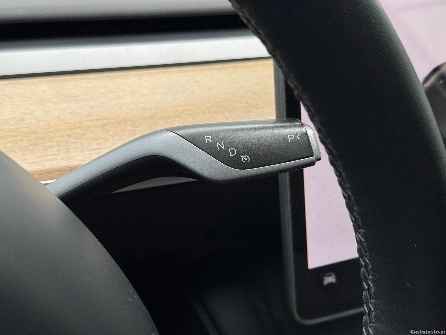 Tesla Model Y Tração Traseira — fotografia 9