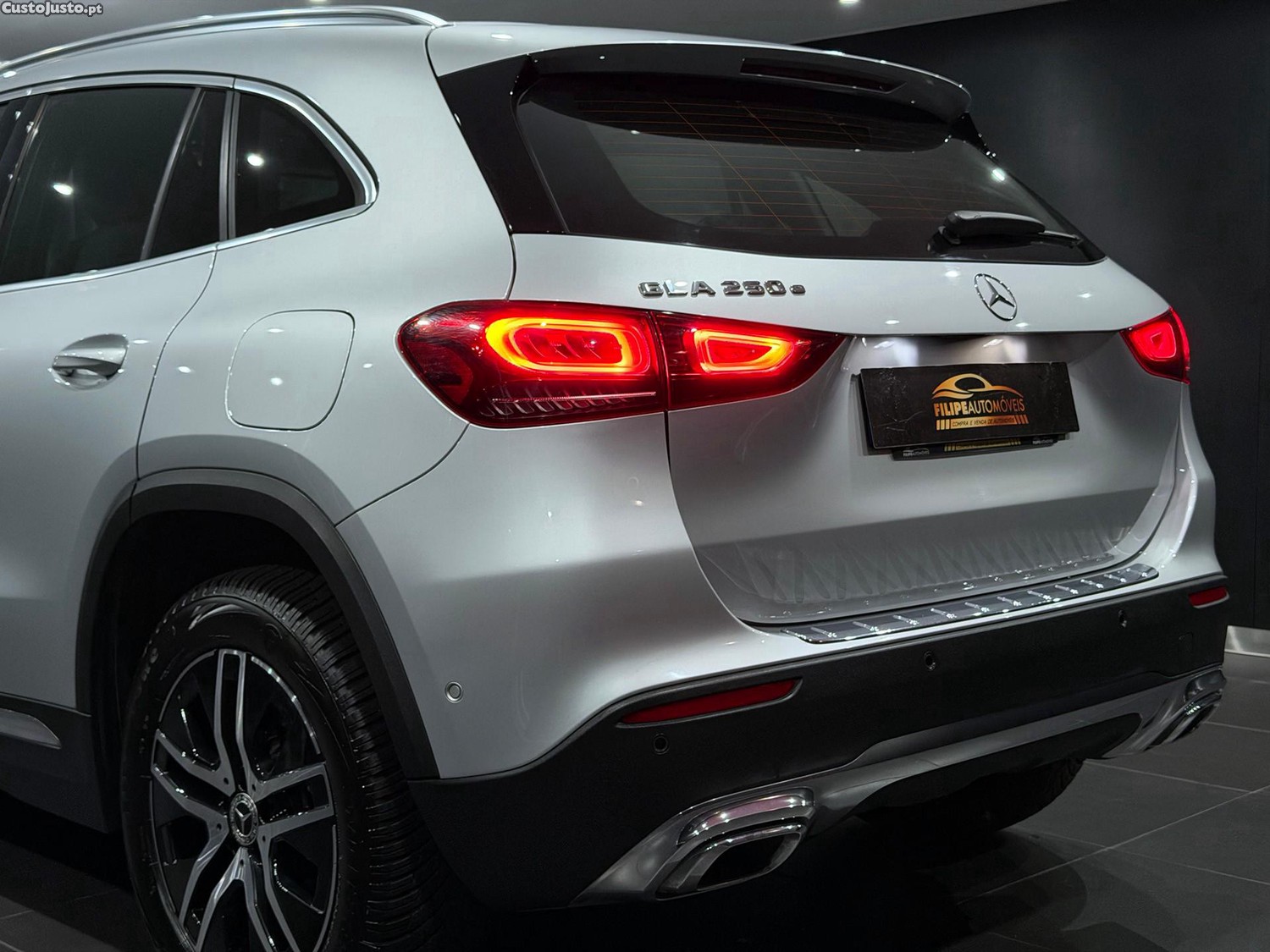 Mercedes-Benz GLA 250 e 8G-DCT Progressive — fotografia 16