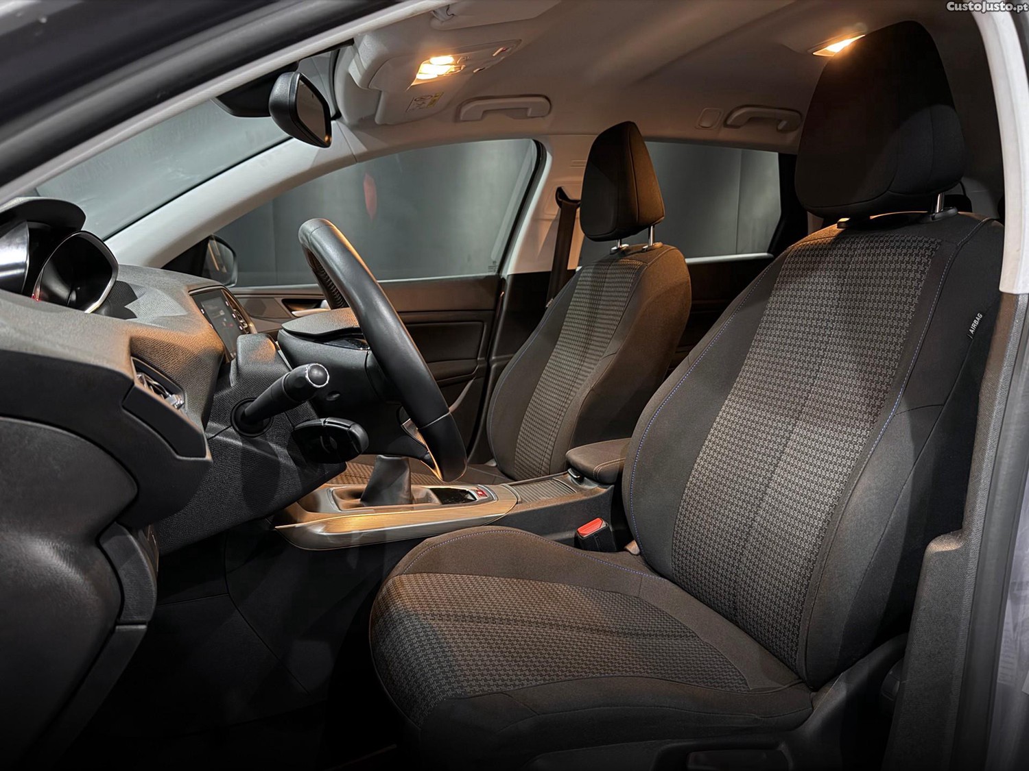 Peugeot 308 SW 1.6 BlueHDi Allure — fotografia 11