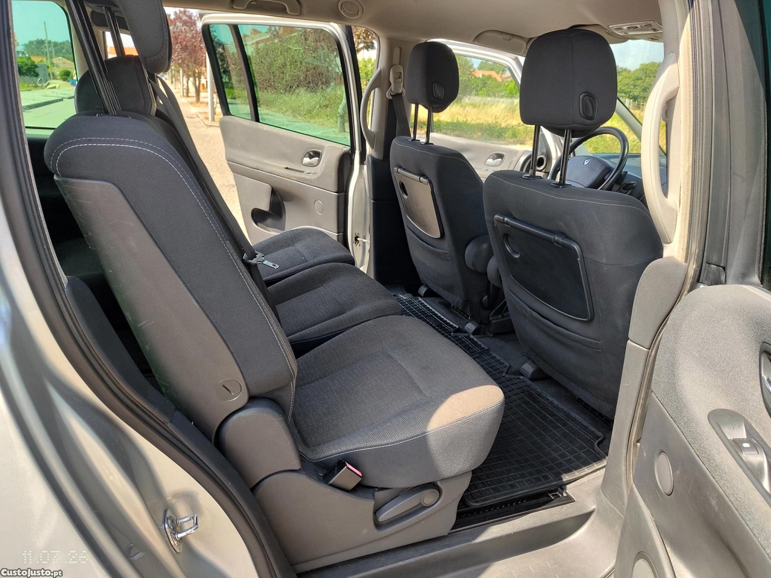 Renault Grand Espace 2.0 dCi SE 7L — fotografia 6