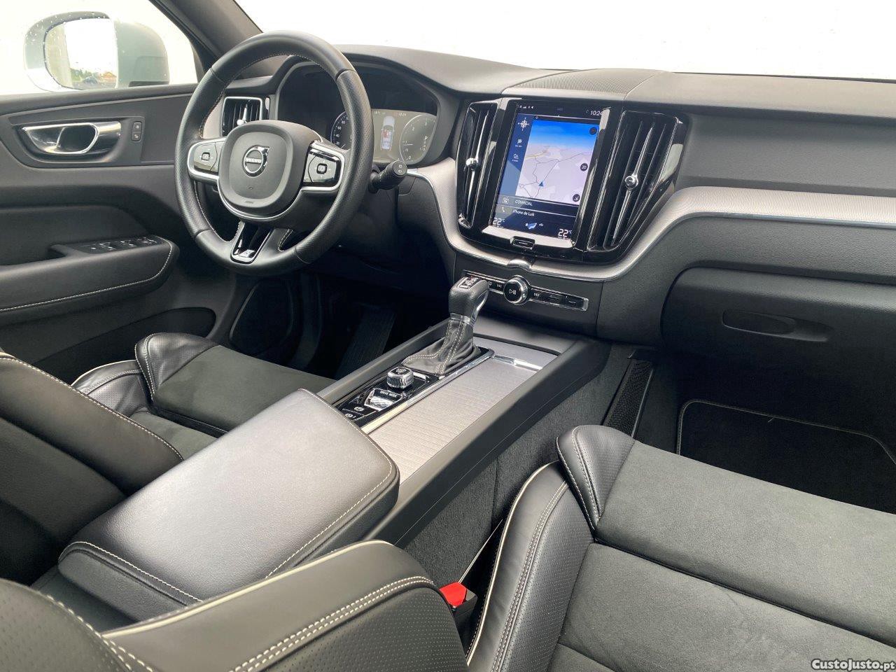 Volvo XC60 2.0 R-Design Polestar Engineered 190cv - 19 foto 5