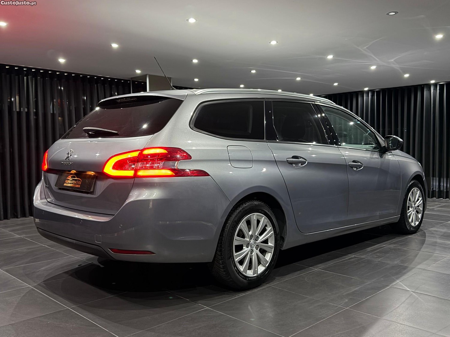Peugeot 308 SW 1.6 BlueHDi Allure — fotografia 18