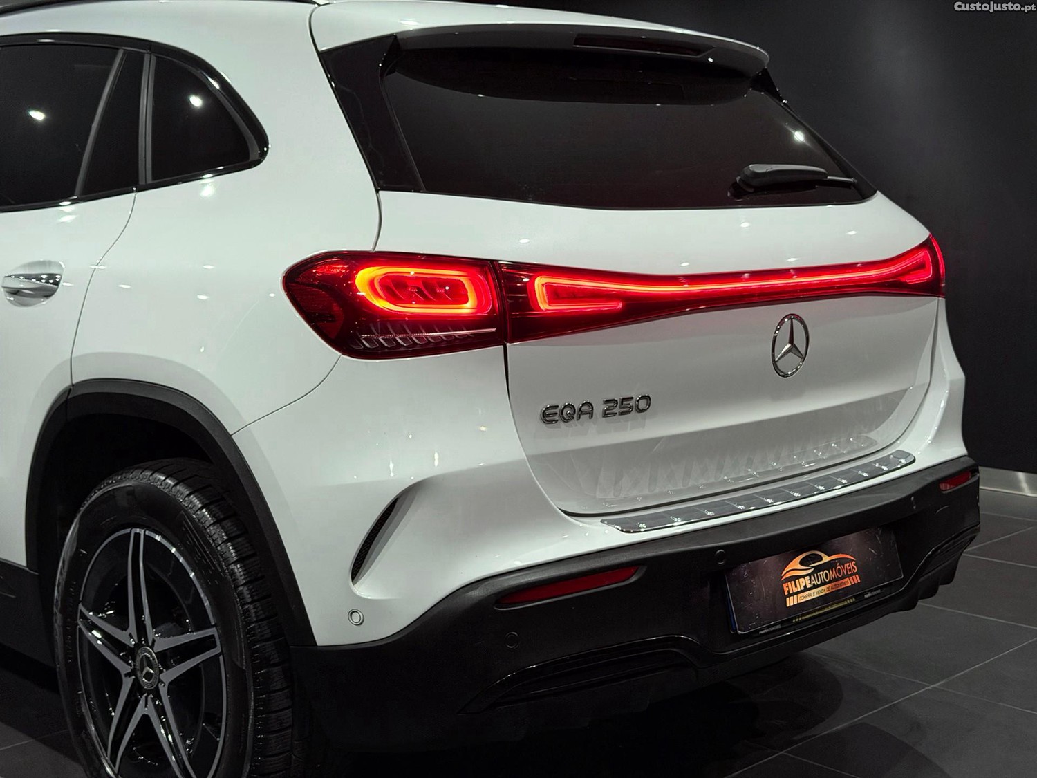 Mercedes-Benz EQA AMG Line — fotografia 14