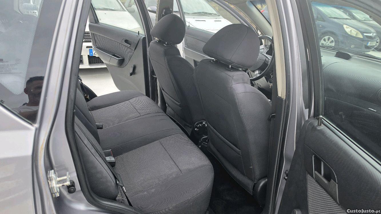 Chevrolet Aveo 1.2 — fotografia 2