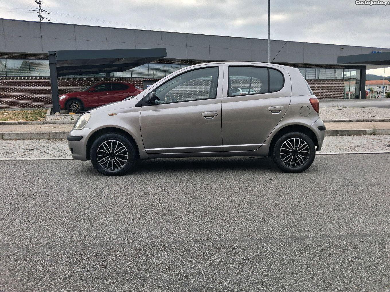 Toyota Yaris 1.0 vvti — fotografia 9