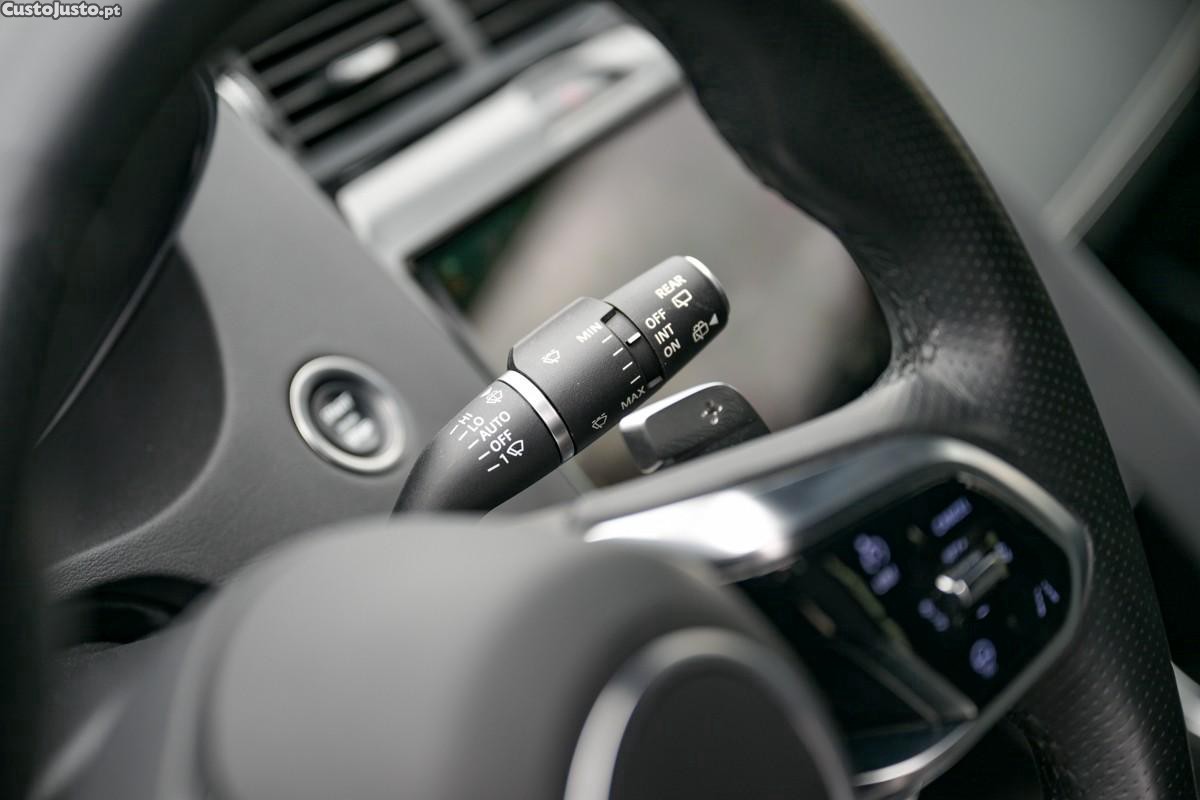 Jaguar E-Pace 1.5 P300e R-Dynamic SE AWD Aut. — fotografia 2