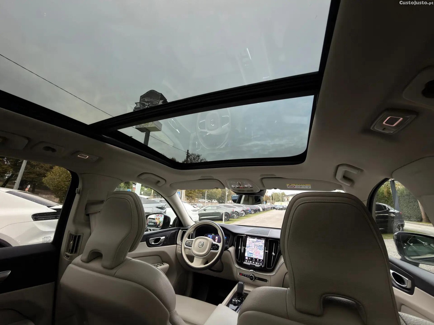 Volvo XC60 2.0 T6 PHEV Plus Dark AWD — photo 2