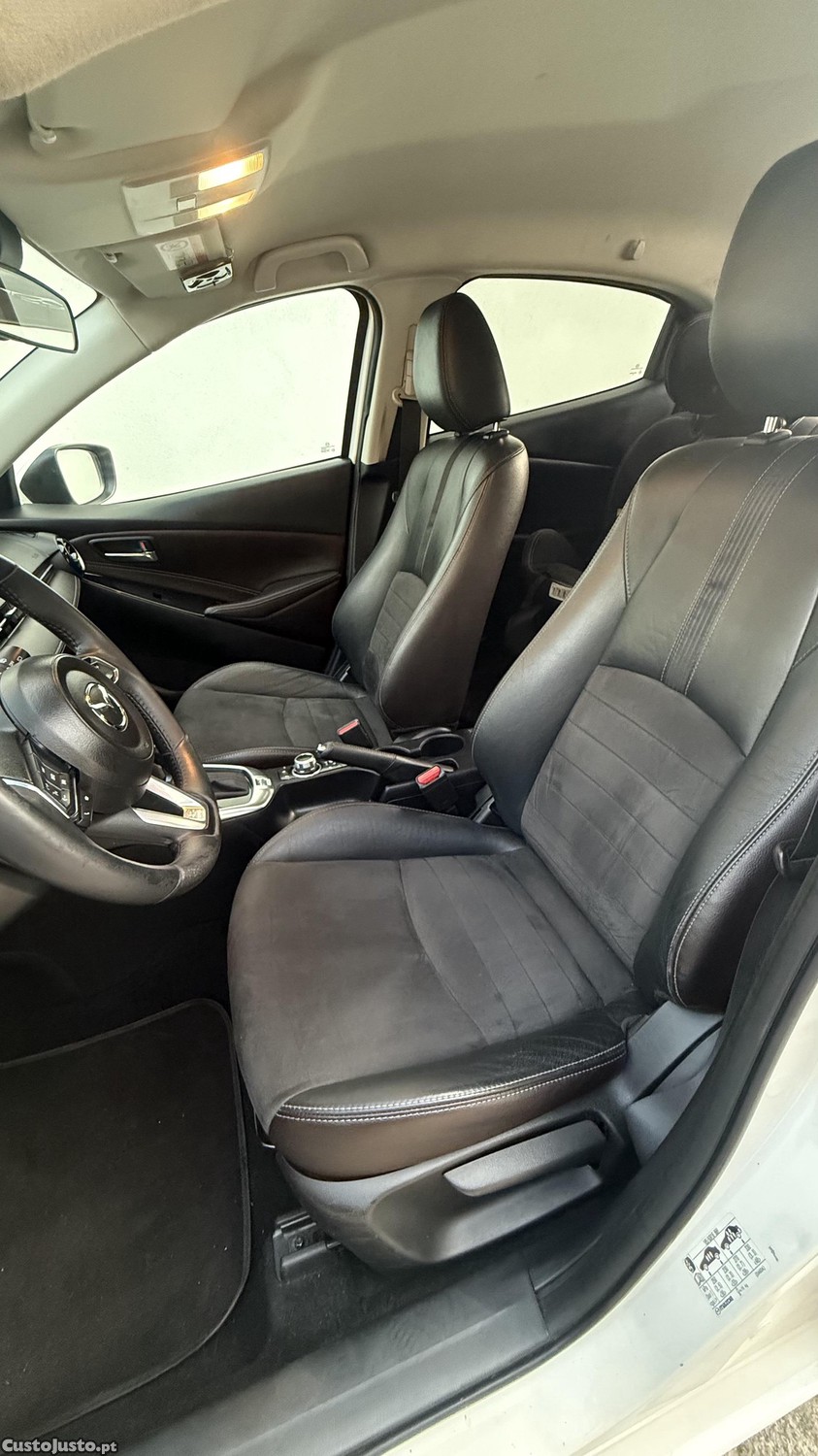 Mazda 2 Skyactive — fotografia 5