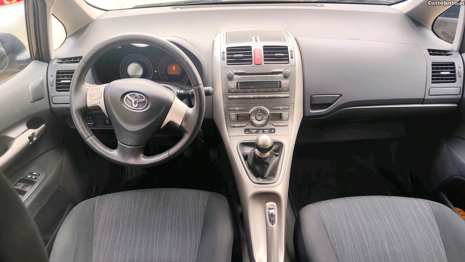 Toyota Auris 1400 D — fotografia 3