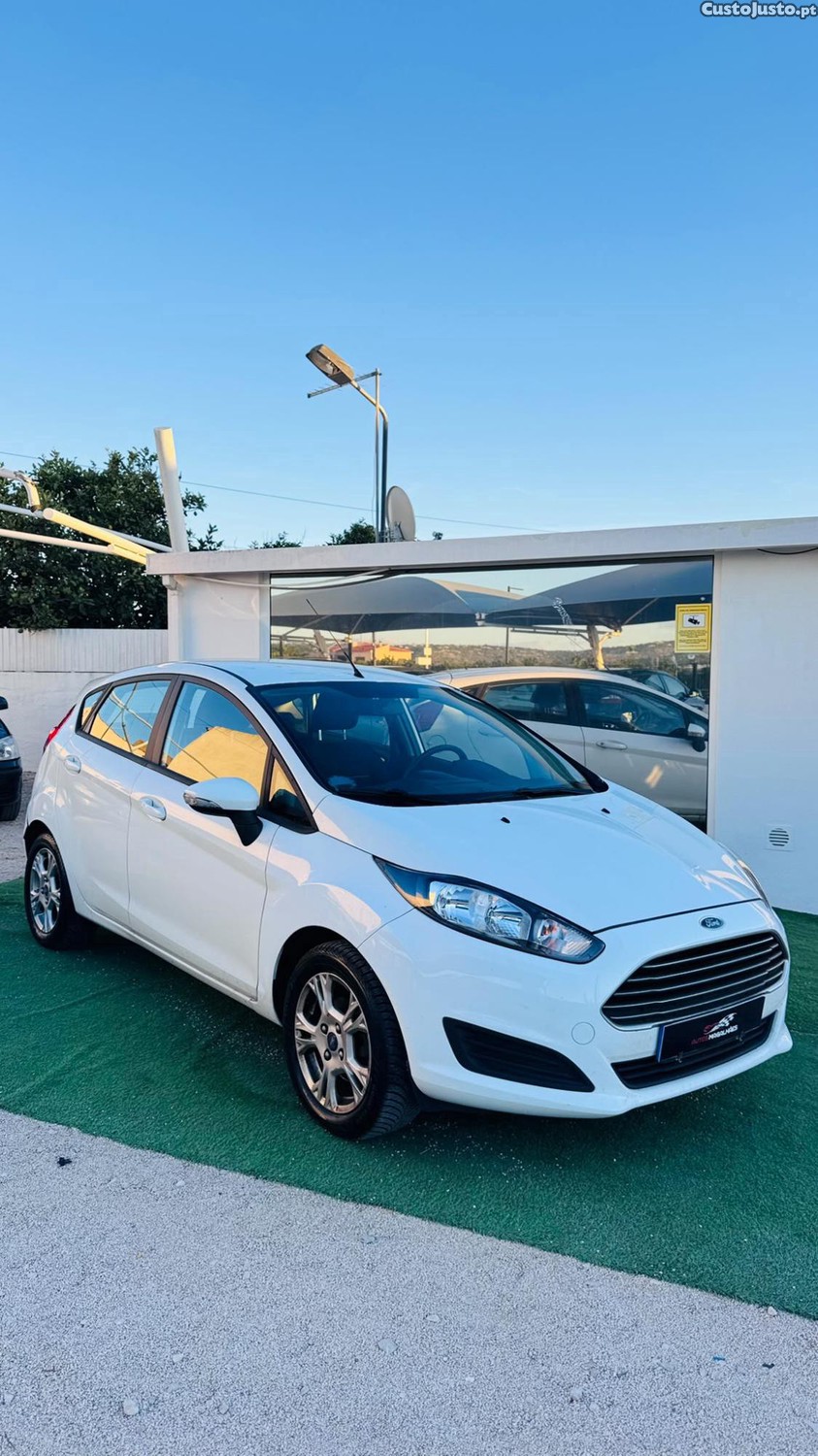 Ford Fiesta Fiesta 1.0 EcoBoost SYNC Edition 110  mês — photo 5