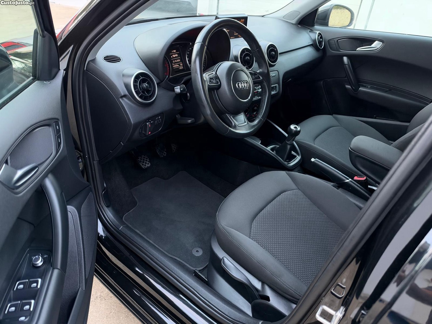 Audi A1 1.6TDI 115 CV — photo 5