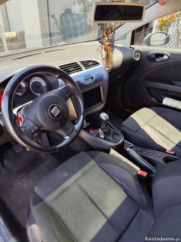 SEAT Leon 2.0 FR — fotografia 2
