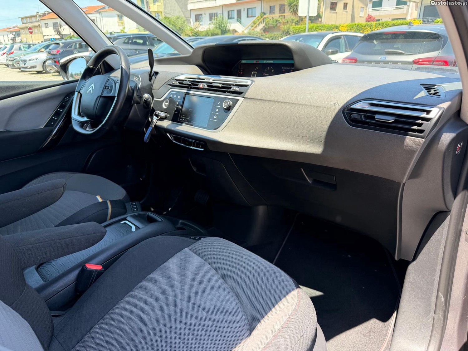 Citroën C4 Spacetourer 1.5 BlueHDi Shine EAT8 — fotografia 8