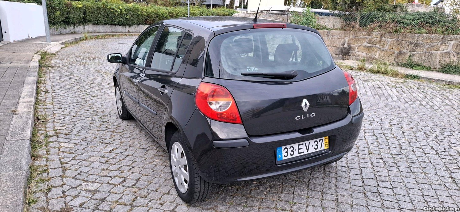 Renault Clio 1.5dci 106mil klms - 07 — photo 3