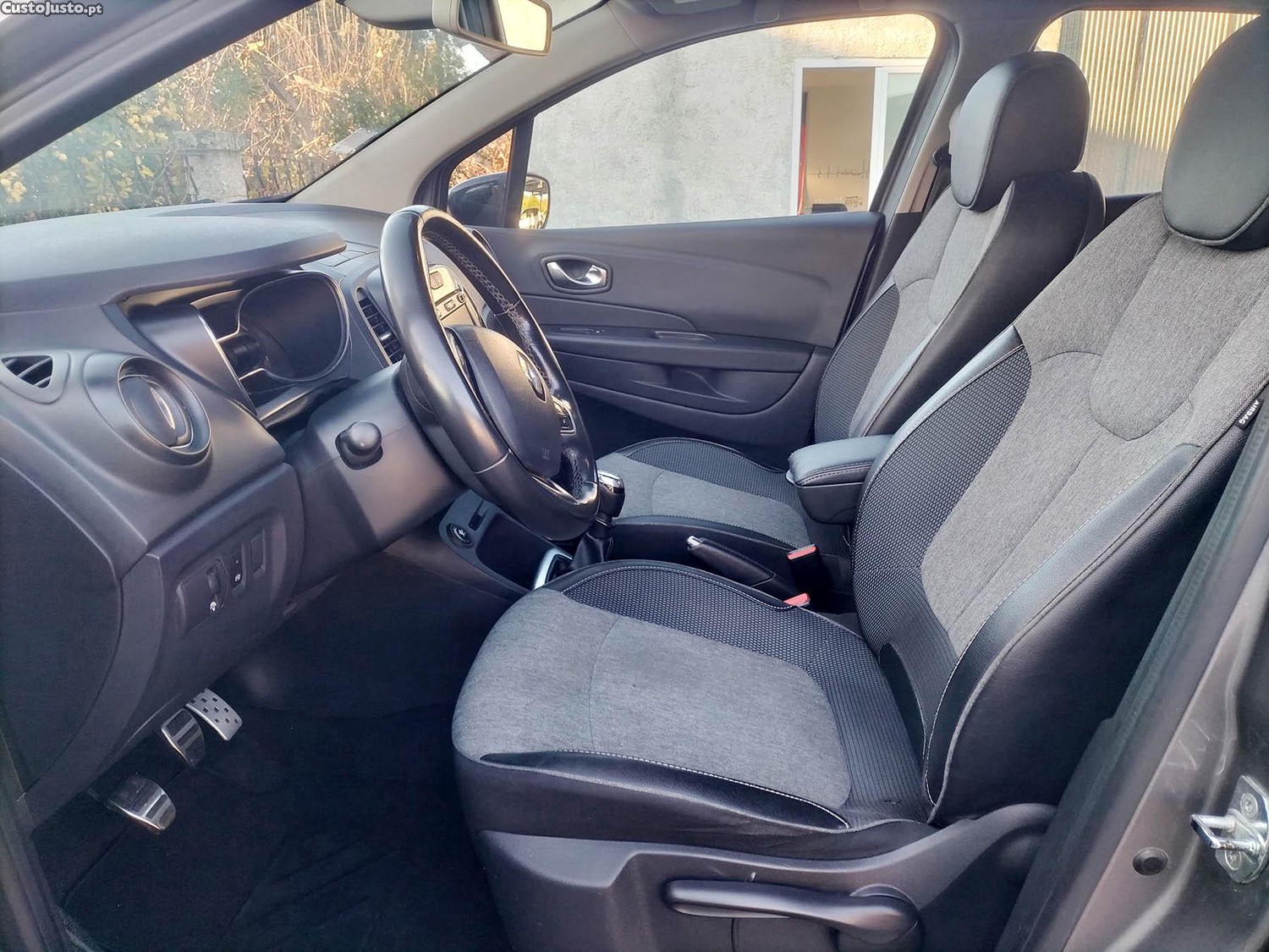 Renault Captur 1.5 DCI Energy 110cv — fotografia 9
