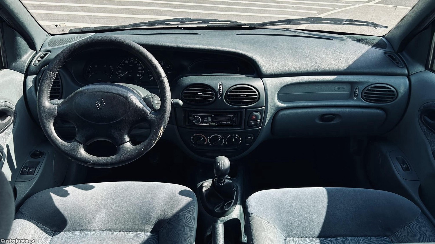 Renault Mégane 1.4 Symbol — fotografia 5