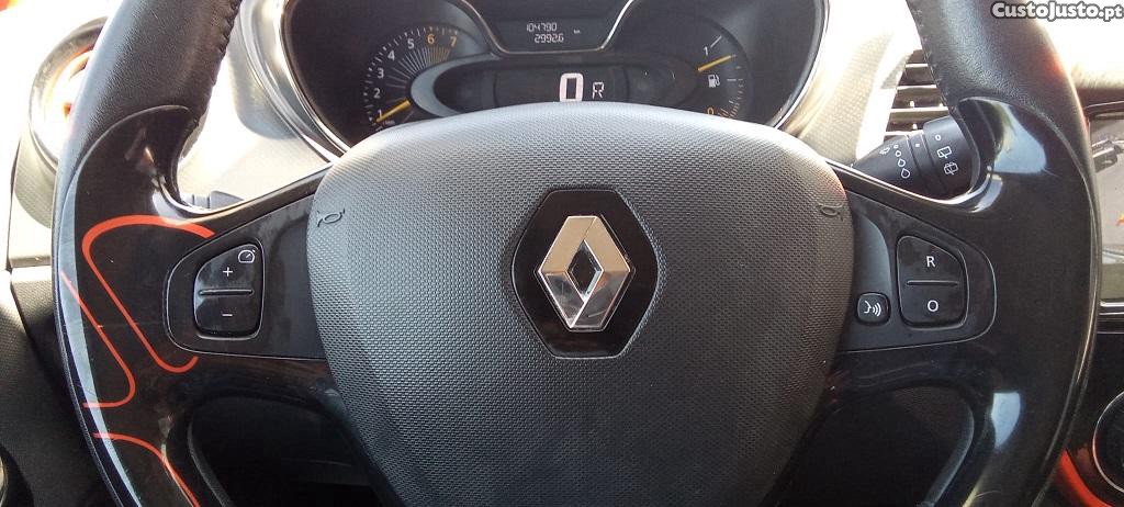 Renault Captur 1.2 TCe EDC(Caixa Automática) — fotografia 3