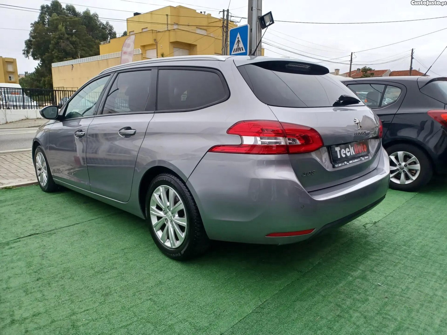 Peugeot 308 1.5 BlueHDi Style — fotografia 18