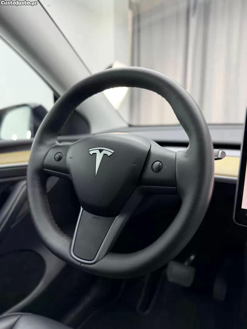 Tesla Model Y Standard range plus — fotografia 6