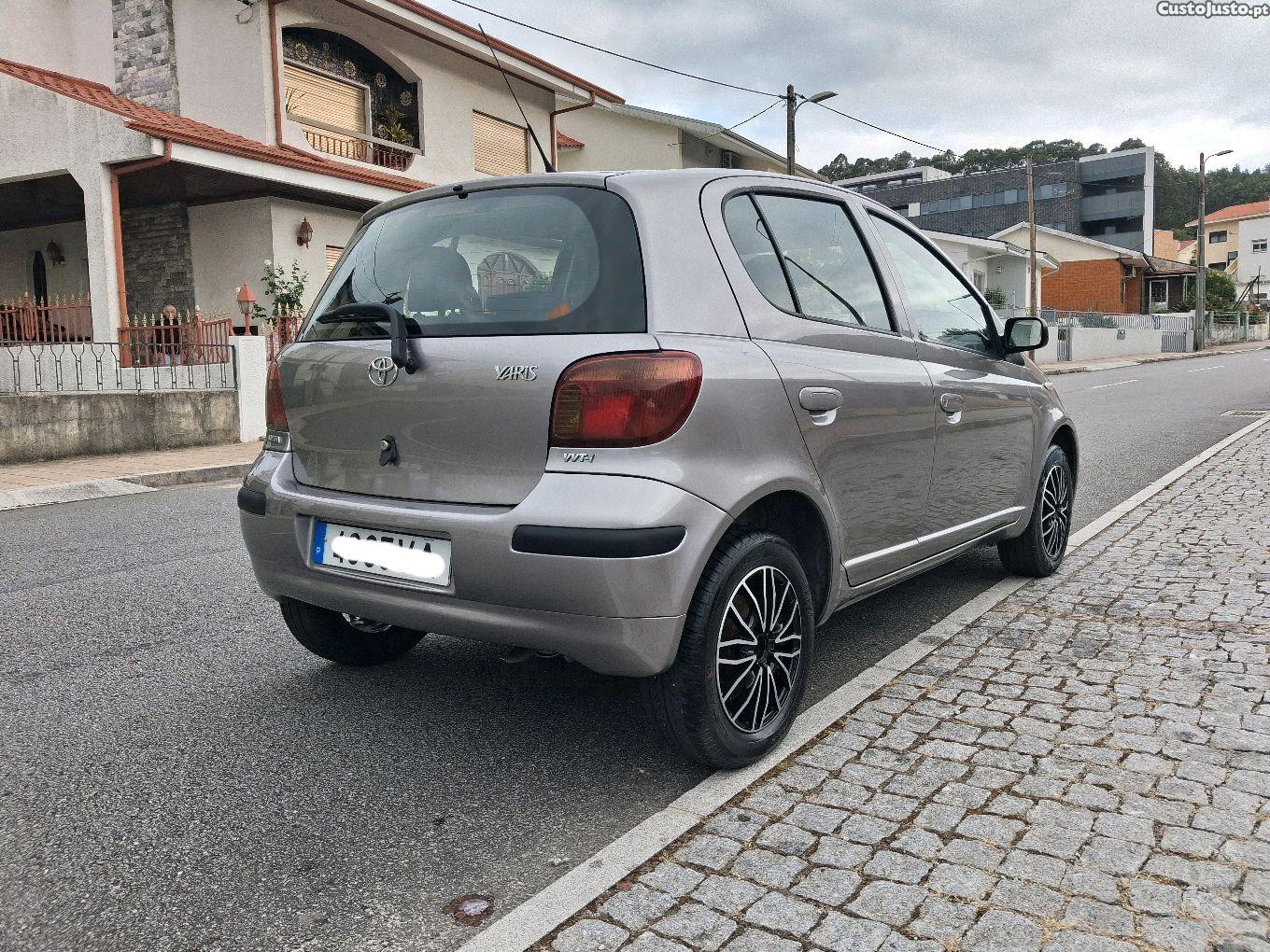 Toyota Yaris 1.0 vvti — fotografia 8
